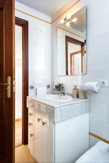 Monkeys Apartments 7Revueltas Deluxe 세비야 외부 사진